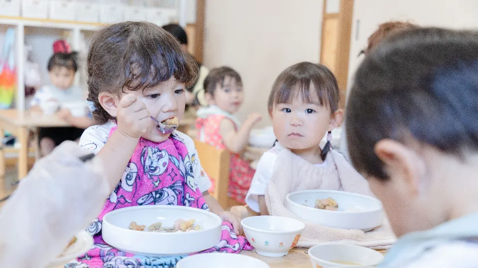 012青い鳥保育園│給食調理員