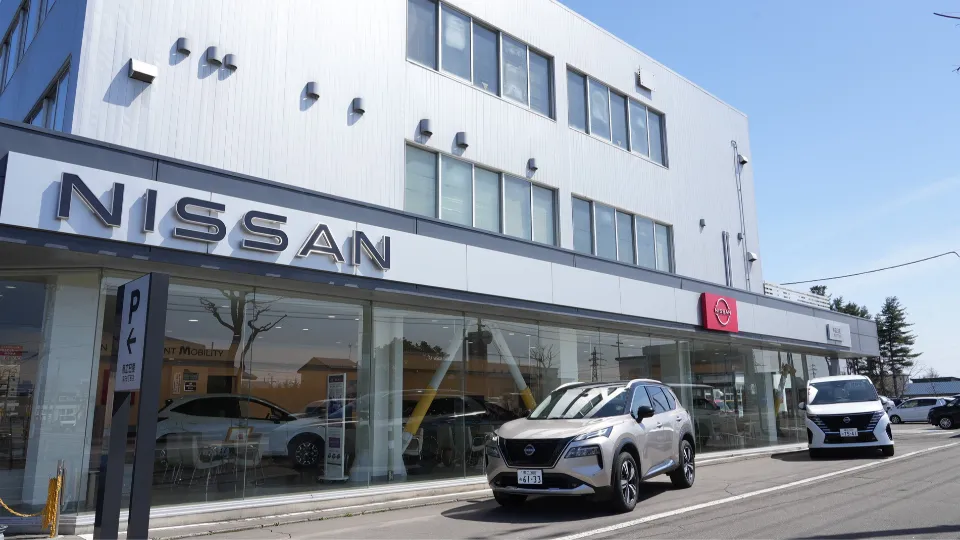 ＼日産ショールームの“顔”に！／お客様の安心を支えるサービスフロント（受付）スタッフ募集
