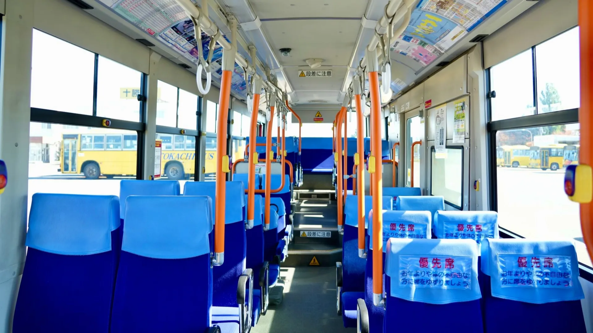 バス運転手の年収は？北海道の路線バスはノンストレスで移住者爆増！