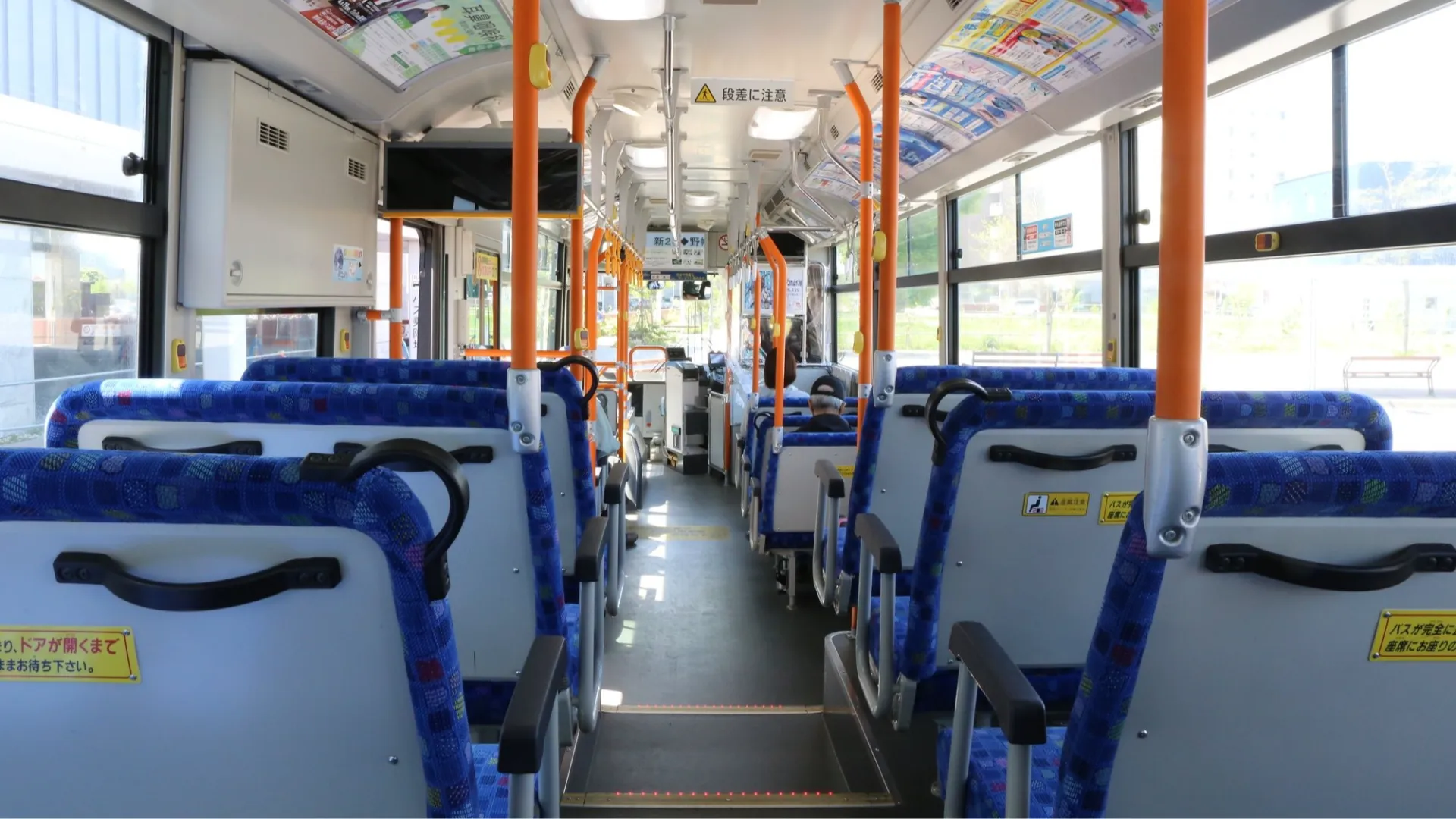 バス運転手の年収は？どんな人が向いているの？他のドライバーと給与比較！