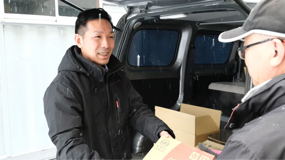 部品管理・配送からスタートできる車両部品販売スタッフ募集【正社員】