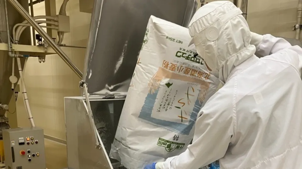 【製粉工場】北海道産の小麦粉をブレンドしてミックス粉を作る仕事です